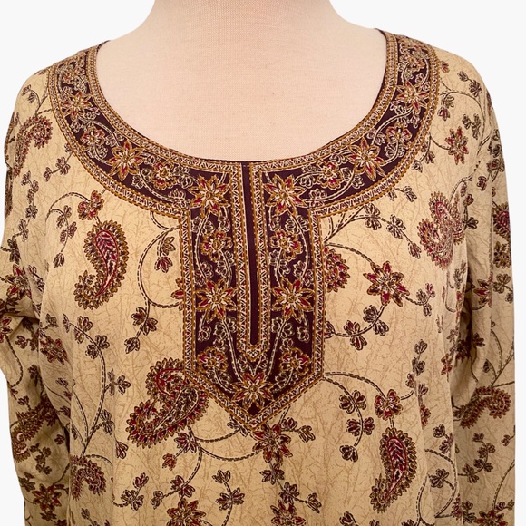 Cream / Beige Color 3/4 Sleeve Top - Picture 2 of 8